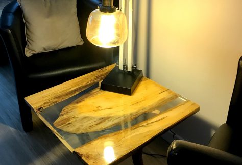 Table rivière translucide