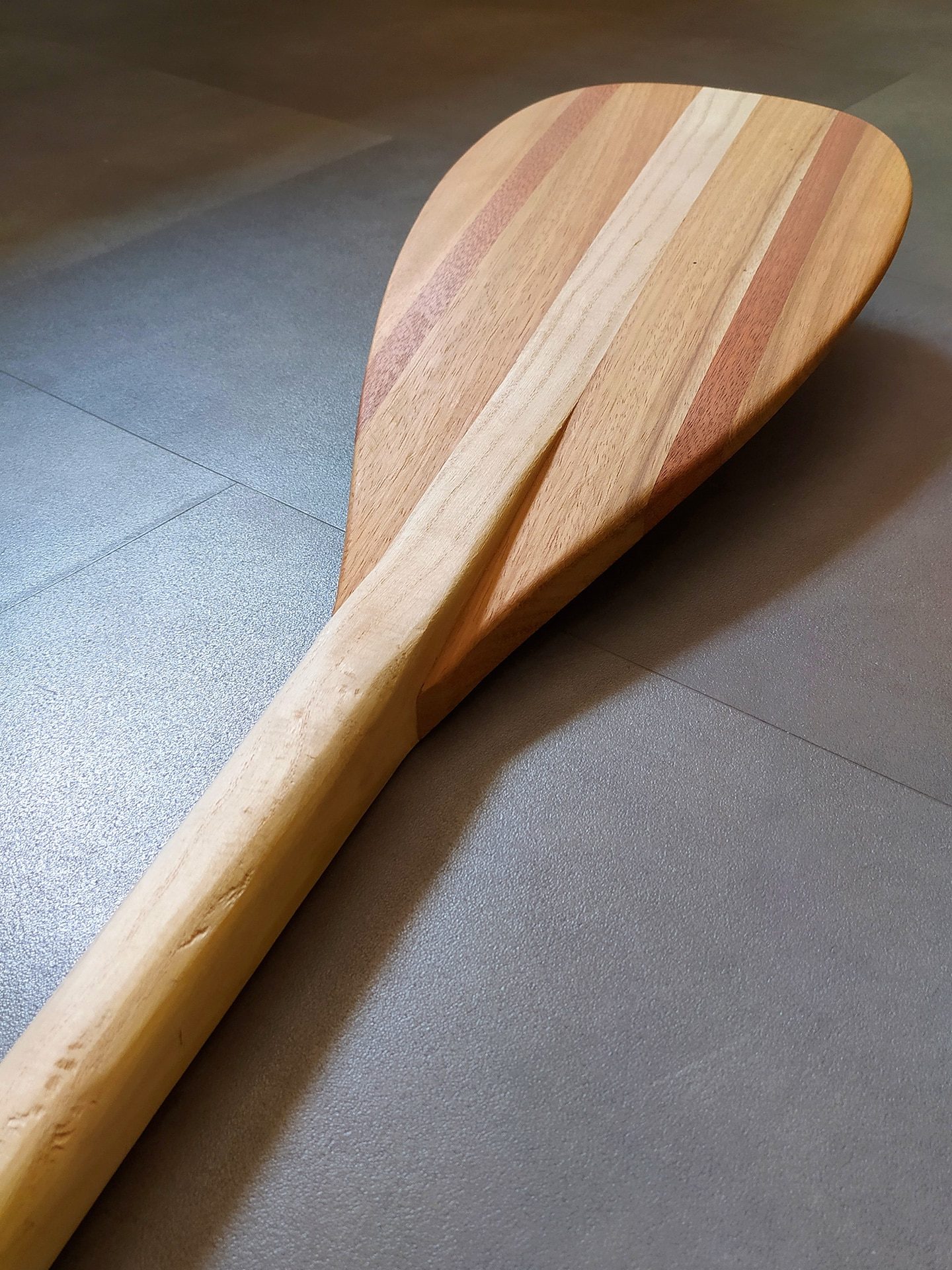 LE TEST DU MOMENT : Pagaie de paddle en Paulownia